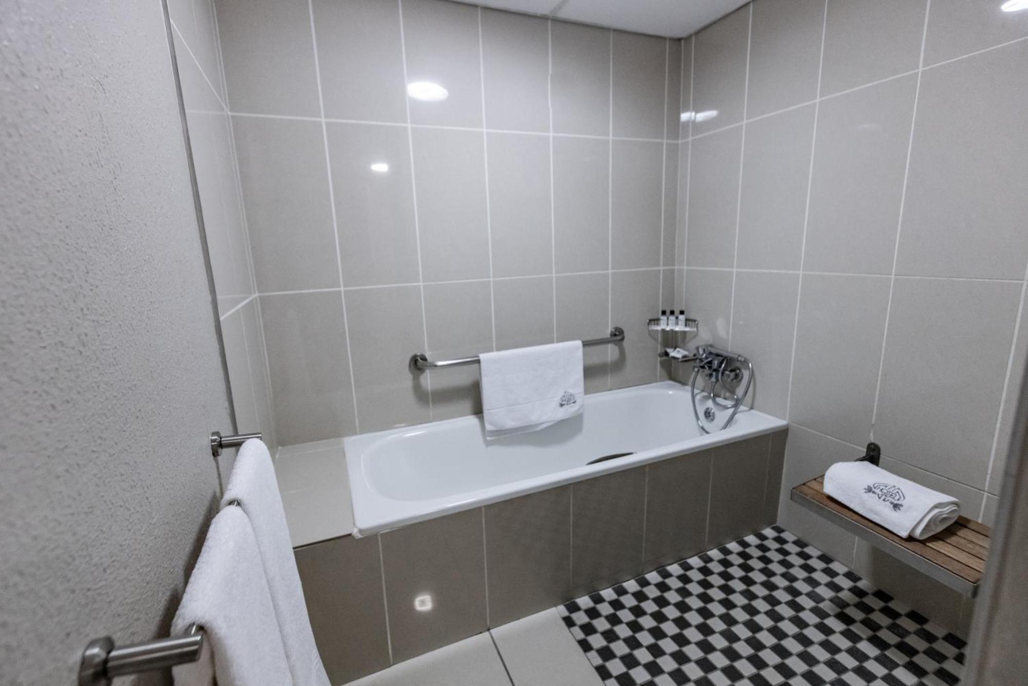 Hotel 247 @ 白河 外观 照片
